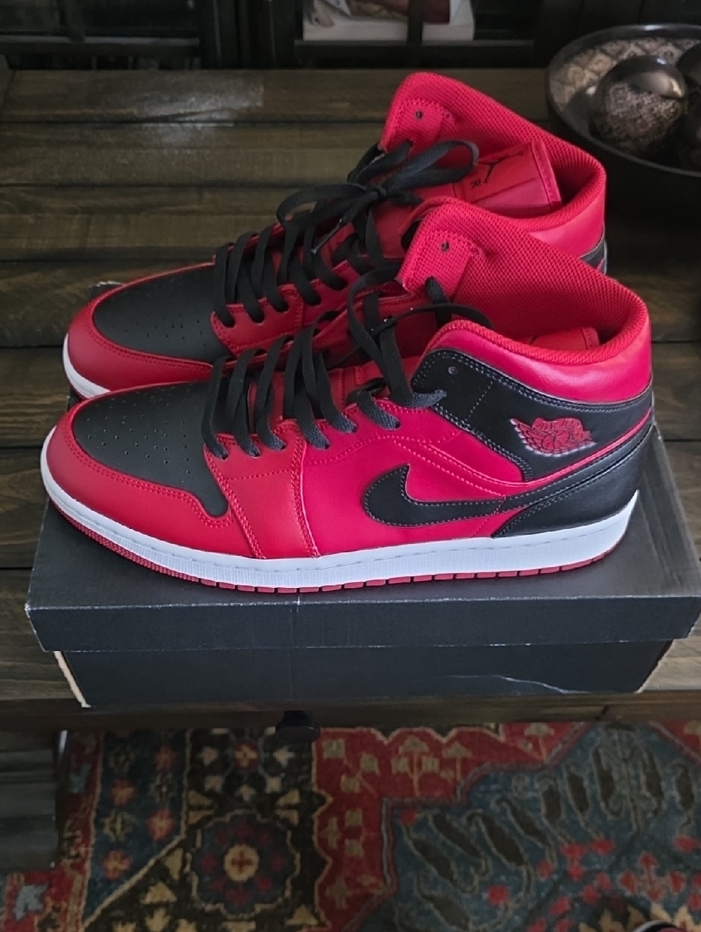 Nike Air Jordan 1 Mid Men’s Shoes in Red and Black - Picture 2 of 5